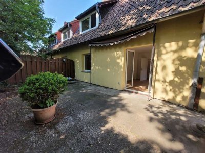 Frisch renovierte Erdgeschosswohnung mit geräumiger Terrasse sucht neuen Liebhaber.