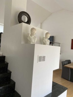 Exklusive, sanierte 4-Zimmer-Maisonette-Wohnung mit Balkon und EBK in Erkelenz