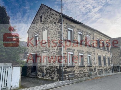 Charmantes Einfamilienhaus mit großem Grundstück!