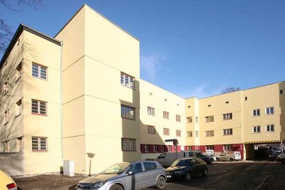 tolle sanierte Wohnung mit großzügigem Bad verkehrsgünstig gelegen, gute Einkaufsmöglichk.