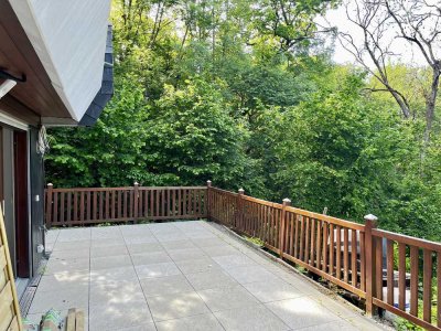 3-Zi-Whg i. Grünen m. gr. neuer Terrasse u. Garten, Balkon u. EBK in Gerl.  Zugang 150 Stufen