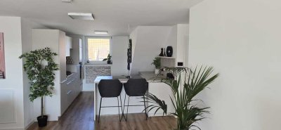 Stilvolle 3-Zimmer-Wohnung mit gehobener Innenausstattung mit Balkon und Einbauküche in Ochsenfurt