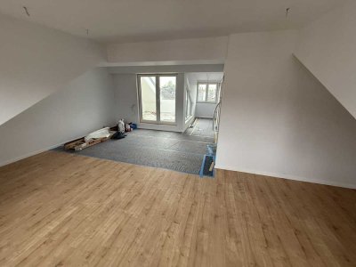 neu sanierte 1 Zi-DG WHG  in zentraler Lage von Sachsenhausen mit Skyline Blick