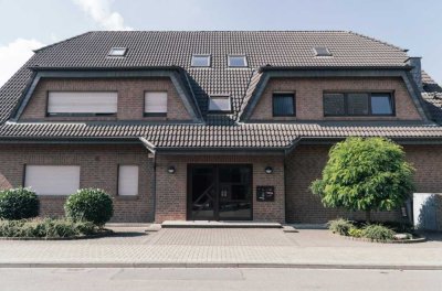Renovierte Erdgeschosswohnung mit eigenem Garten & Rheinnähe