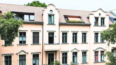 Altbaujuwel: 3-Zimmer-Wohnung mit stilvollem, historischem Treppenhaus