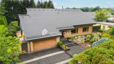 Stilvoller Familienwohnsitz mit 2 Wohneinheiten, 320 m² Wohnfläche und traumhaftem Garten