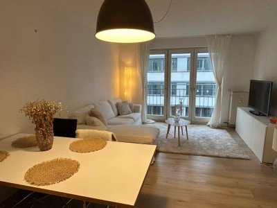 Schöne möblierte zwei Zimmer Wohnung mit Balkon, Wlan, TV, Waschmaschine, Wäschetrockner
