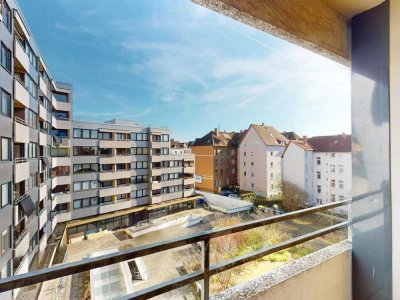 Schöne drei-Zimmer-Wohnung mit zwei Balkonen in zentraler Lage! sofort frei!