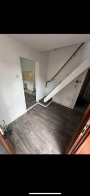 Erstbezug nach Sanierung: Preiswerte 3-Zimmer-Einfamilienhaus in Vaihingen an der Enz