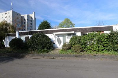 + Kaarst + Bungalow + Bj. 1966 + ca. 98 m² Wohnfläche +  ca. 393 m² Grundstück + Garage +