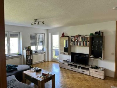 Helle 2-Zimmer-Wohnung mit Loggia, Einbauküche und Tiefgaragenstellplatz in Landshut