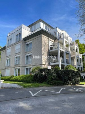 Stilvolle 3-Raum-Penthouse-Wohnung mit gehobener Innenausstattung, Dachterasse, EBK, Garage in Bonn