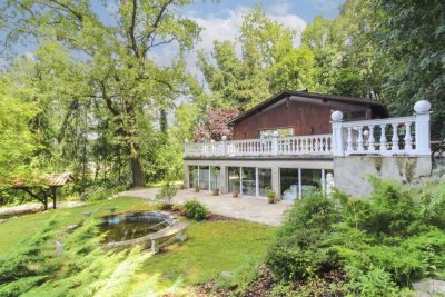 Wohnen im Grünen: Einfamilienhaus mit Pool und großzügigem Garten in Alleinlage!