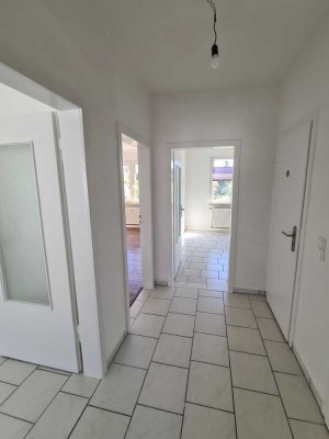 Schöne, helle 2,5 Raum Wohnung in ruhiger Lage! Optional mit Garten!