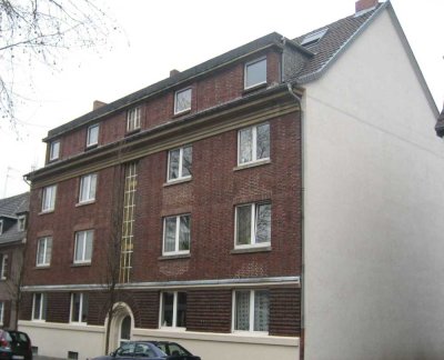 Kernsanierte Wohnung nähe Schmölderpark in gepflegtem 8-Fam.-Haus