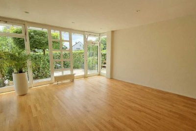 Lichtdurchflutete 2-Zimmer-Wohnung mit Terrasse & eigenem Eingang – in WI-Kloppenheim