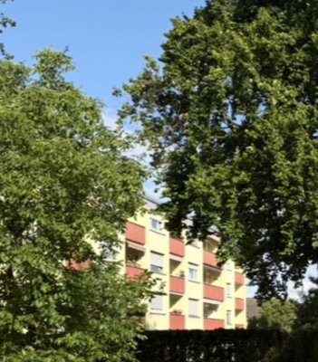 Perfekt geschnittene 4-Zi-Wohnung mit Balkon und Garage