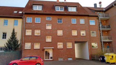 Ruhige Dachgeschoßwohnung mit Stellplatz