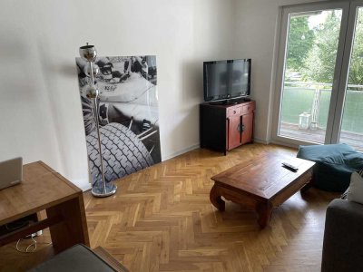 Sehr schöne 2 Zi Wohnung 60 qm2 u.Balkon,möbliert!UNTERMIETE!