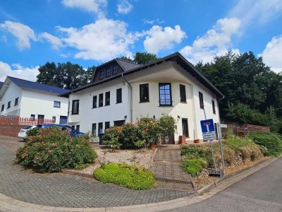 freistehendes Ein-/Zweifamilienhaus / Garage in Top-Lage von Wadgassen