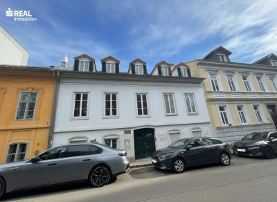 Geräumige 4 Zimmer-Altbau-Dachgeschosswohnung zum Fertigausbau - LKH-Nähe
