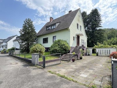 Overath-Mitte: Ein-/Zweifamilienhaus mit Potenzial und großem Gartengrundstück in Ruhiglage