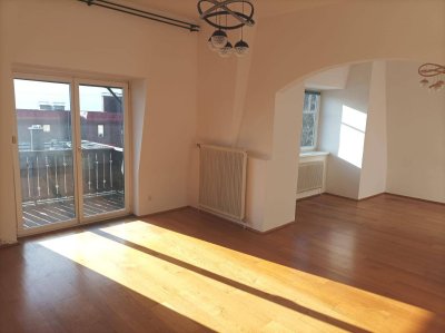 3-Zimmer- Villenwohnung in Aussichtslage mit Balkon und Parkplatz