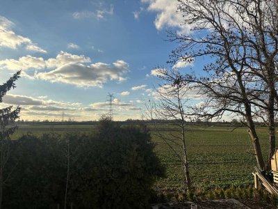 Erstbezug: Moderne Wohnung / eigener Eingang / zwei Galerien, Bad en suite / Balkon