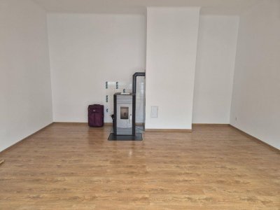 1 - Zimmerwohnung mit Balkon im Zentrum von Neunkirchen zu mieten!