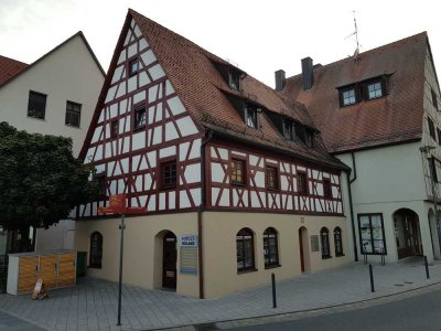 3-Zimmer Stadtwohnung, 1.OG mit Flair — Wohnen im Denkmal —