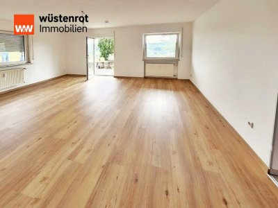 Spessartblick unbezahlbar: diese Wohnung nicht!! Erdgeschoss, 3-ZKB, ca. 105 m² WFL, EBK & Terrasse!
