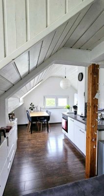 Sonnige teilmöblierte Zwei-Zimmer-Wohnung in Weingarten