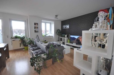 3-Raum Wohnung mit Balkon und Tiefgaragen Stellplatz in Zentraler Lage