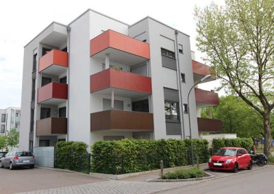 In Dachau: Gepflegte Wohnung mit zwei Zimmern und grossem Balkon