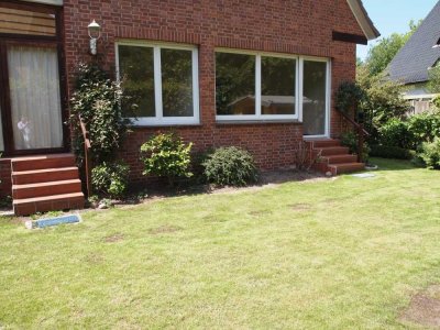 *** NEU : Schöne Erdgeschoss-Wohnung in bester Lage mit großzügiger Terrasse und sonnigem Garten ***