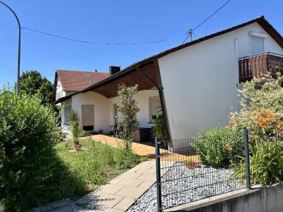 Großzügiges Einfamilienhaus mit Garten und Doppelgarage in ruhiger Lage