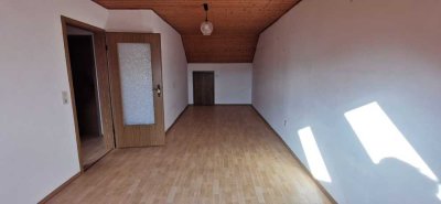 Doppelhaushälfte mit traditionellem Charme, in sehr schöner Lage von Gundelsheim