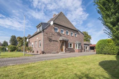 Raum für Ihre Träume: Gepflegtes Einfamilienhaus mit Weitblick, großem Garten und v