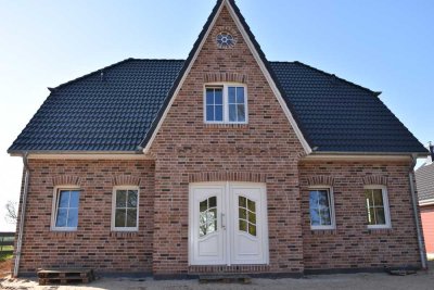 freundliches Einfamilienhaus mit fünf Zimmern in Felde (Neubau)