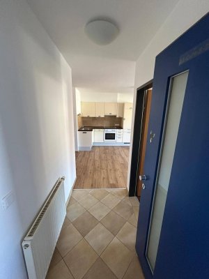 Gemütliche 2-Zimmer-Wohnung mit Balkon, Bergblick &amp; 2 Parkplätzen in Imst