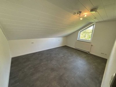 4-Raum-DG-Wohnung mit Balkon und Einbauküche (gegen Ablöse) in Kimratshofen