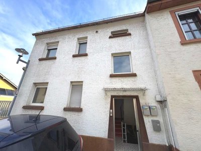 Moderne 2-ZKB-DG-Wohnung mit Stellplatz in begehrter Lage