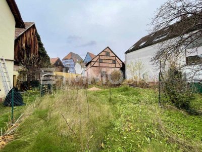 Sanierungsbedürftiges Stadthaus mit Potenzial in zentraler Lage