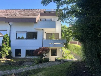 Schöne und helle Doppelhaushälfte mit Solarheizung, Einliegerwohnung und Garten !!