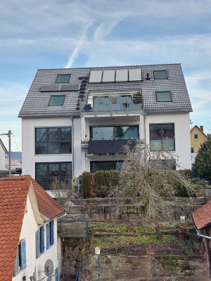 Großzügige, lichtdurchflutete 4-Zimmer Wohnung mit Balkon in Kirchentellinsfurt