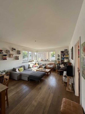 exklusive 5 Zimmer Penthousewohnung mit Einbauküche und 2 Dachterrassen ab dem 01.11 zu vermieten