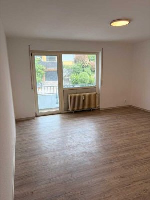 Renovierte 1-Zimmer-Wohnung mit Balkon und EBK in Bretzenheim