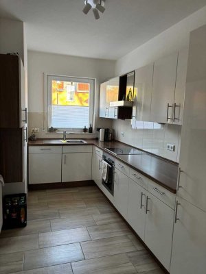 Attraktives und gepflegtes 4-Zimmer-Reihenhaus mit geh. Innenausstattung und EBK in Lingen (Ems)