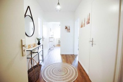 SOFORT FREI - LICHTDURCHFLUTETE 2 ZIMMER WOHNUNG IN BEVORZUGTER LAGE