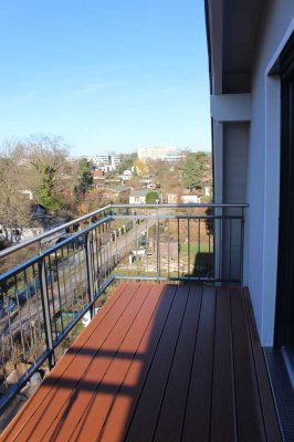 ***Dachgeschoss-Appartment mit großem Balkon ***
